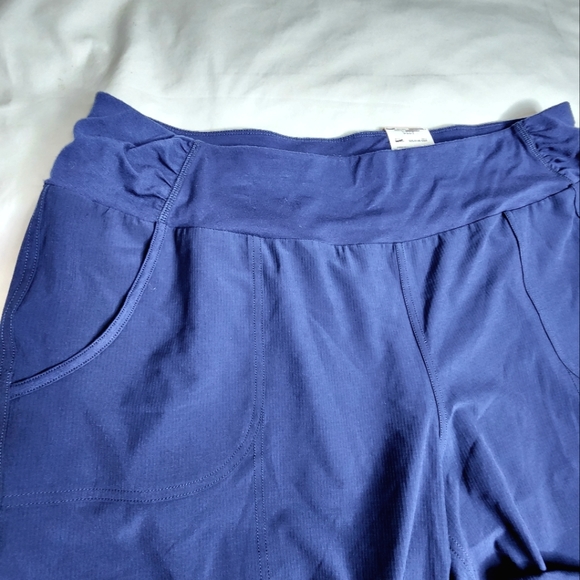 St John's Bay Active Women's Capri Pants Navy Blue Poly/Spandex Plus XXL NWT - Picture 10 of 11